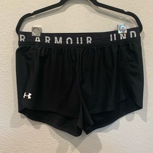 Under Armour Heat Gear black running shorts